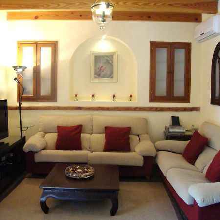 Villa Maria, Bonita Casa Con Jardin Y Piscina Privada En 안드라츠 외부 사진