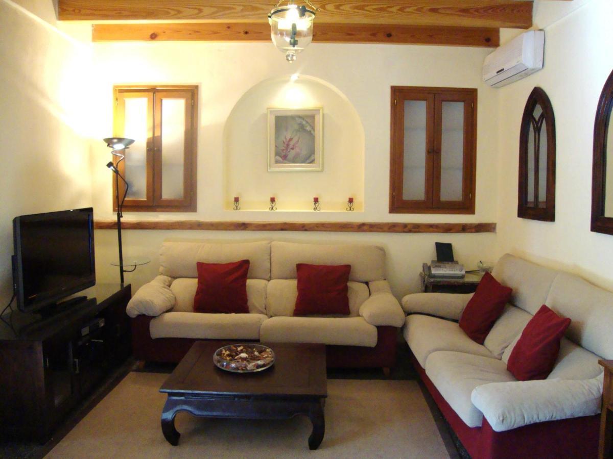 Villa Maria, Bonita Casa Con Jardin Y Piscina Privada En 안드라츠 외부 사진