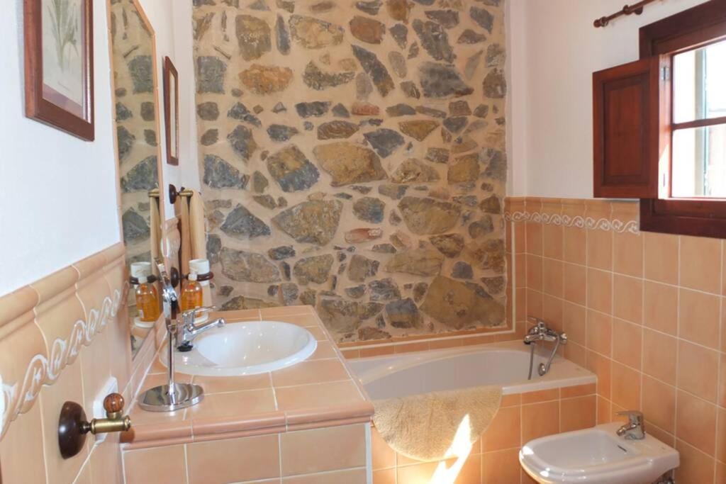 Villa Maria, Bonita Casa Con Jardin Y Piscina Privada En 안드라츠 외부 사진